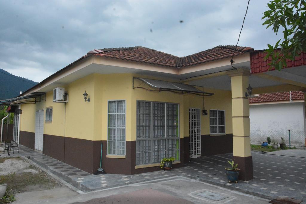 Umaira Homestay Chemor Luaran gambar